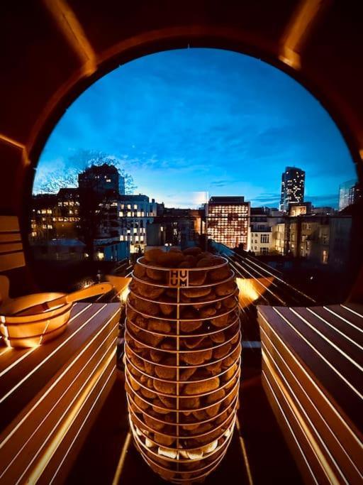 Luxury 200sqm / Hot Tub / Sauna Apartment *